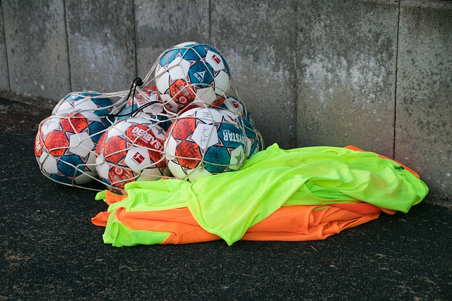 由中后卫成 由中后卫成